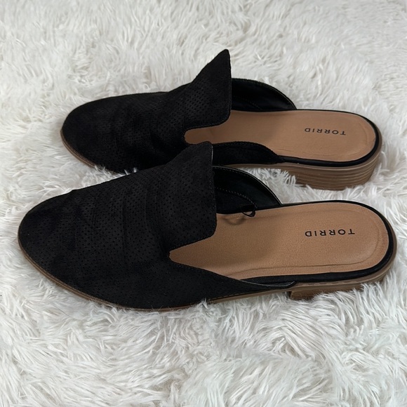 Torrid Black Heeled Loafer Slip on Shoes - Picture 4 of 6